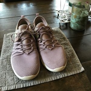 Nike free runs woman’s 8.5